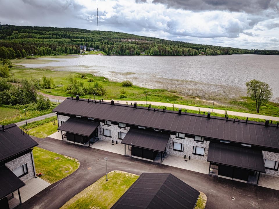 Property building, Bird's eye view, Summer, Lake view, Landmark view