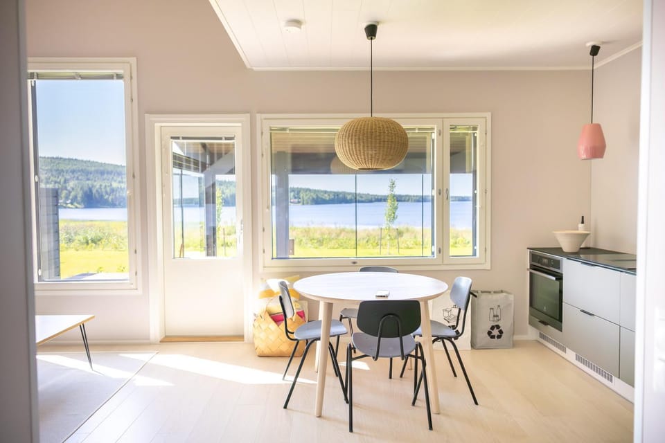 Natural landscape, View (from property/room), Kitchen or kitchenette, Dining area, Lake view