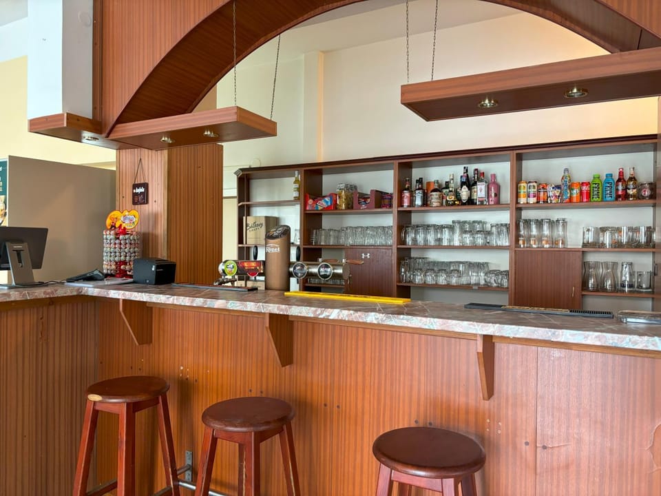 Lounge or bar, Drinks