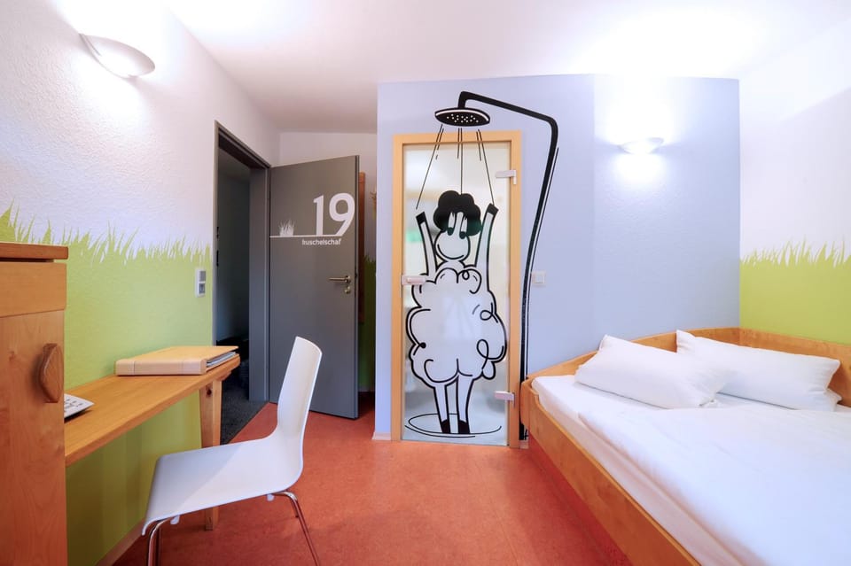 Photo of the whole room, Bedroom