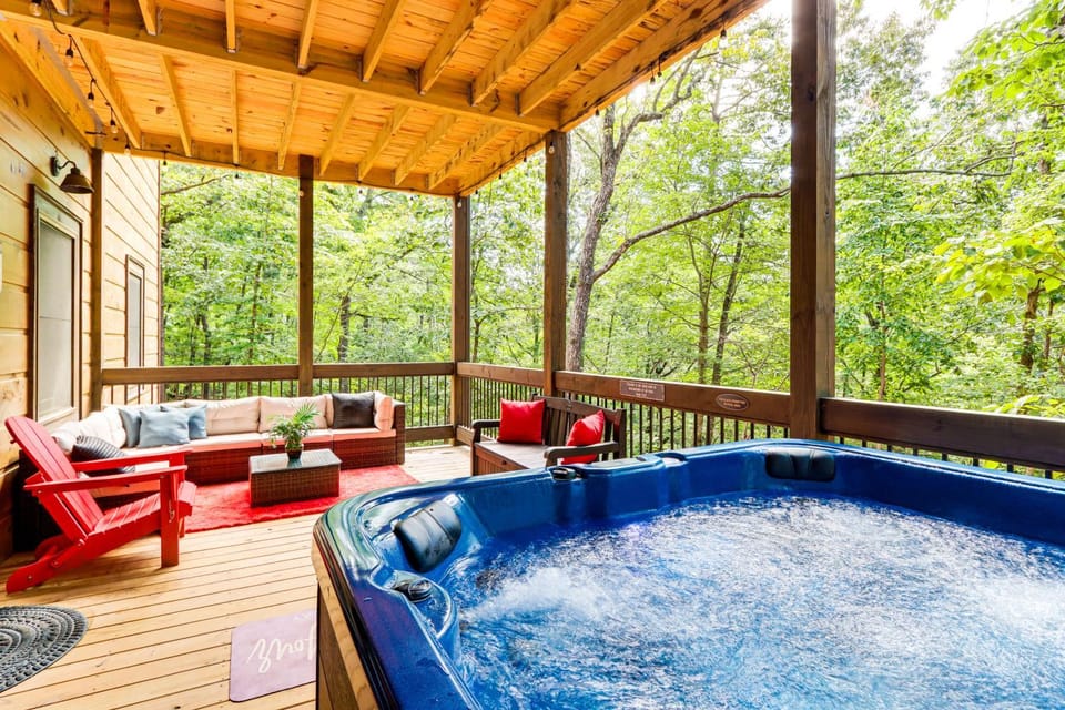 'Next Stop Heaven' Game Room & Multiple Decks House in Georgia