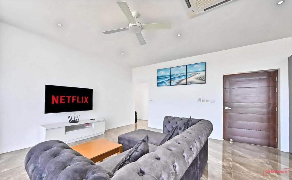 Communal lounge/ TV room, TV and multimedia, Living room, Seating area, Evening entertainment, fireplace