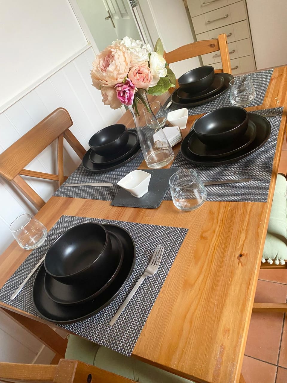 Kitchen or kitchenette, Food and drinks, Dining area, Food