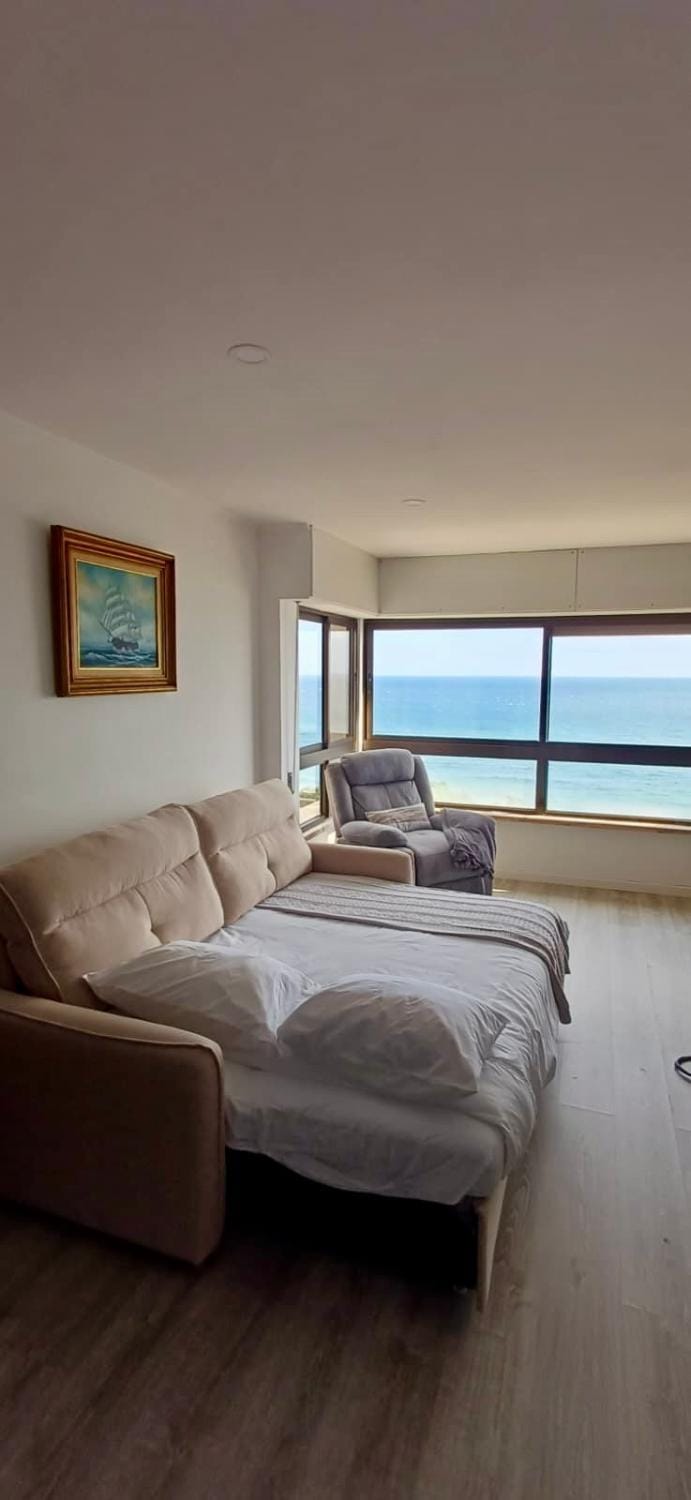 Beachfront Amazing Location - 19th Hole Apartment in Azores District