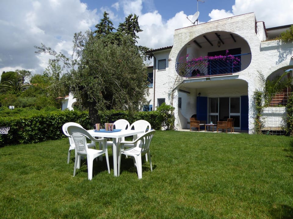 Property building, Patio, Spring, Natural landscape, Garden, Garden view