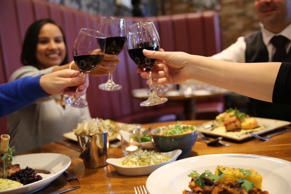 People, Food and drinks, Food, Dinner, Alcoholic drinks