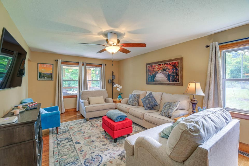 Peaceful Bluff City Retreat w/ Fire Pit & Grill House in Bristol