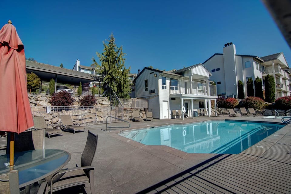 Park Pointe: (A104) Apartment in Chelan (In Town)