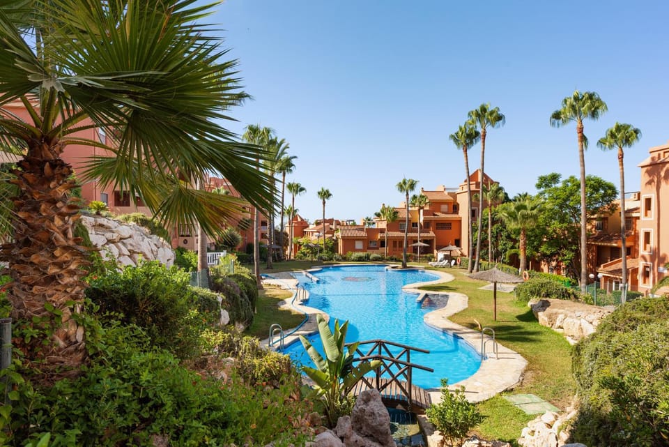 Day, Garden, Garden view, Pool view, Swimming pool, sunbed