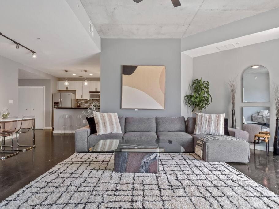 Lovely 2Bdrm 2Bath Thorton Park Condo with secure parking Apartment in Orlando