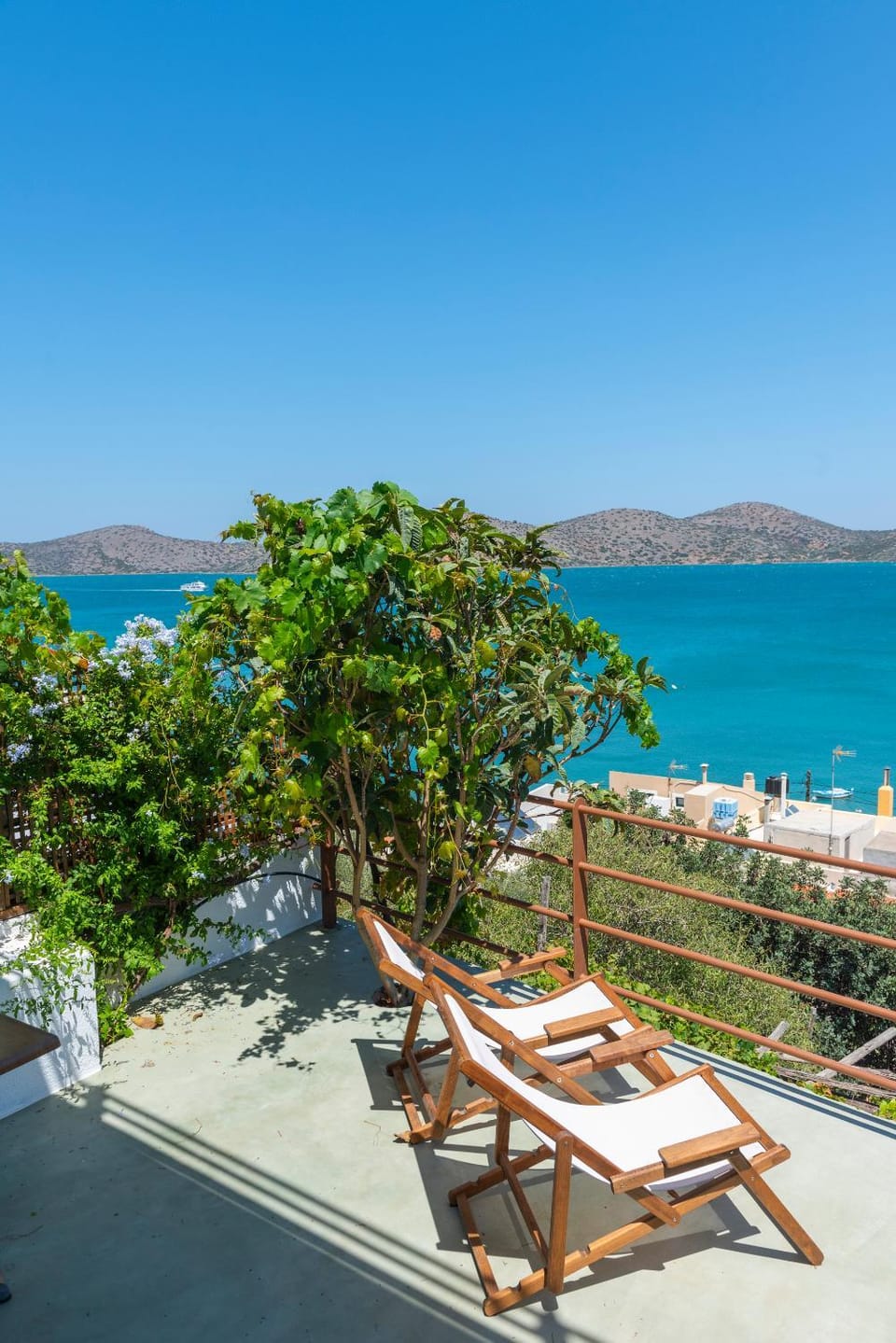 Natural landscape, Mountain view, Sea view, sunbed