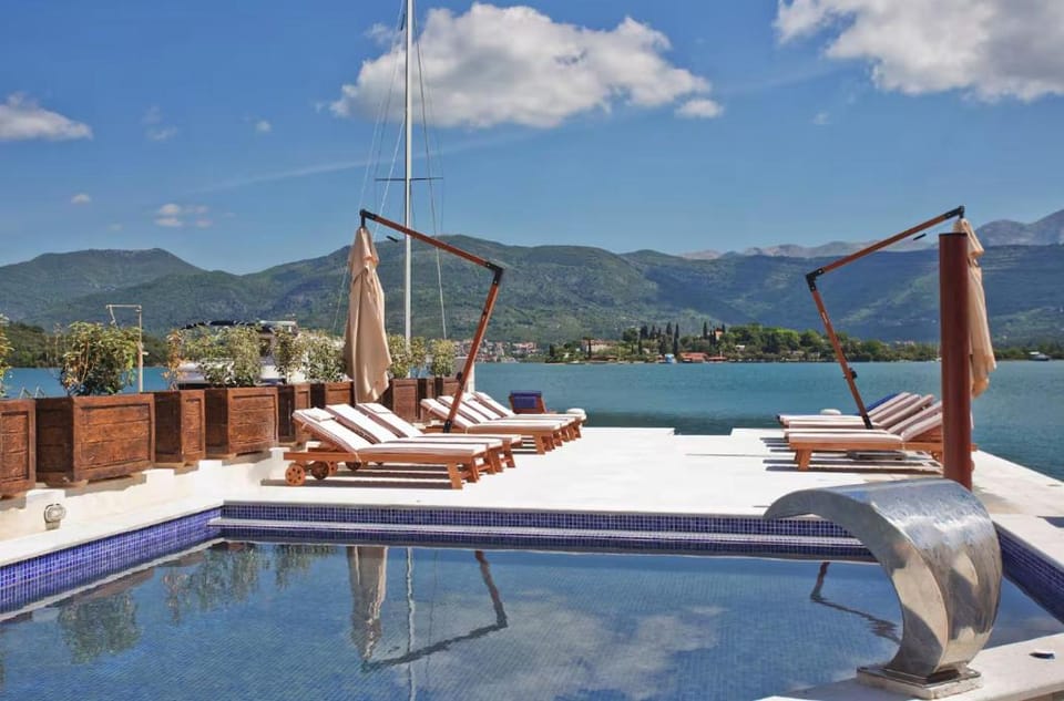 Villa Regulus Apartment in Kotor Municipality