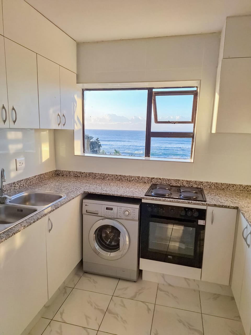 Natural landscape, Kitchen or kitchenette, stove, washing machine