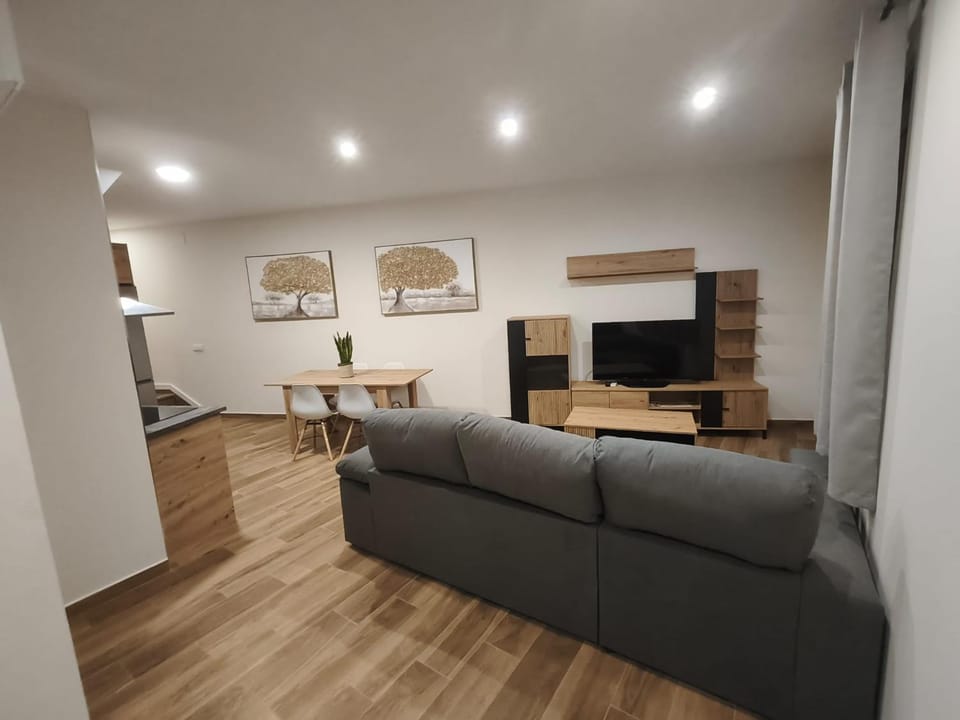TV and multimedia, Kitchen or kitchenette, Living room, Seating area, Dining area