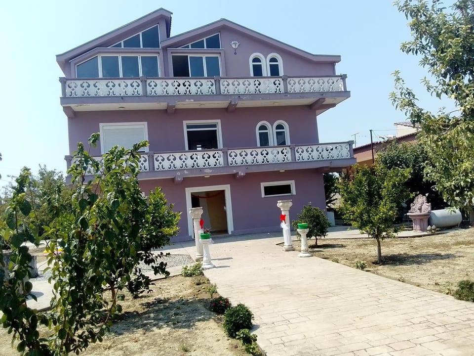 Villas Maria - Eleni feeling home Villa in Tirana County, Albania