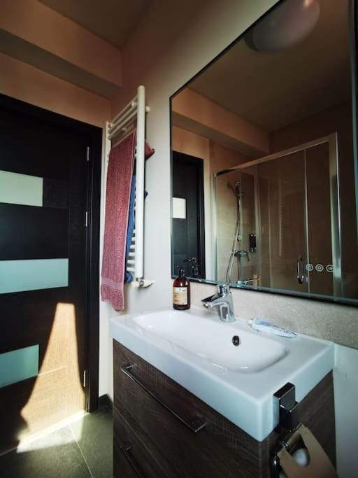 Bucureștii Noi, apartement 6 persoane, Romexpo, OMV, Baneasa, Lagoon Park Apartment in Bucharest