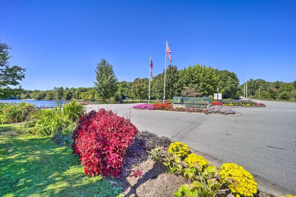Community Perks! 'Mtn Serenity Retreat' in Newland House in Tennessee