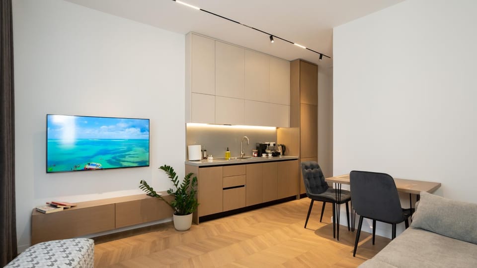 TV and multimedia, Kitchen or kitchenette, Living room, Seating area