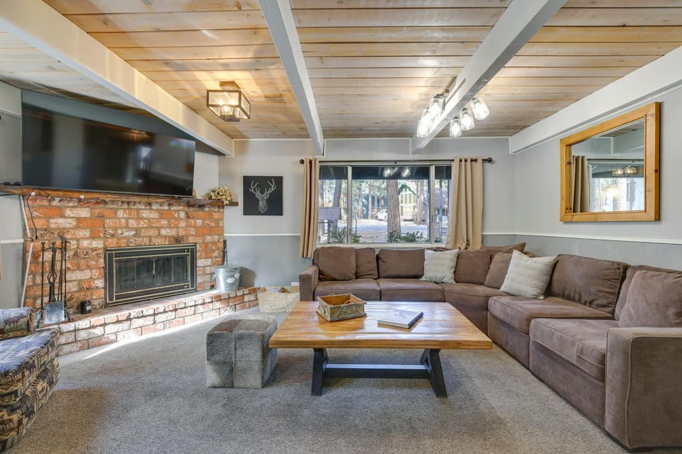 2 Mi to Lake & Skiing: Big Bear Family Cabin Cabin in Big Bear