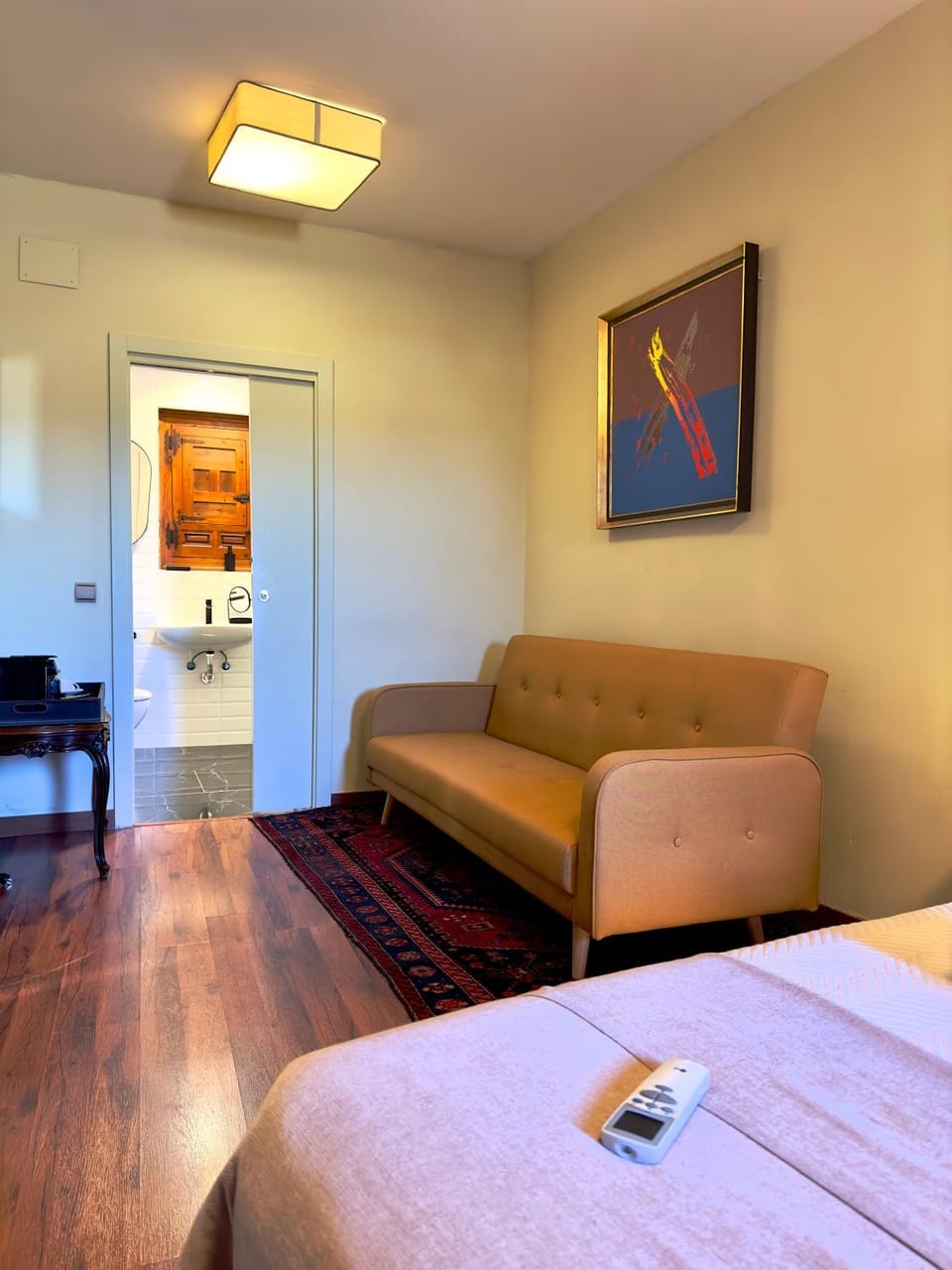 Bed, Living room, Photo of the whole room, Bedroom