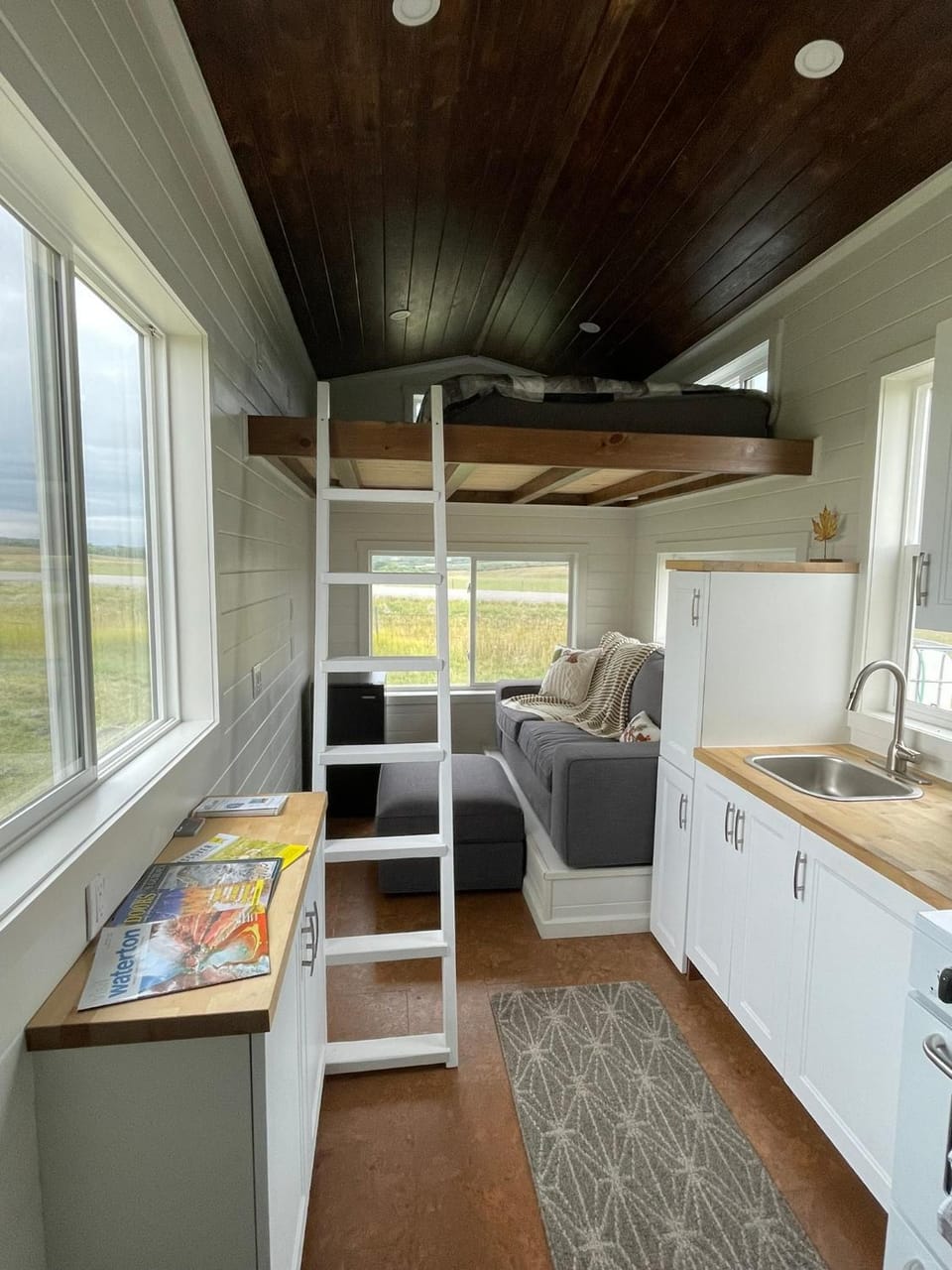 Kitchen or kitchenette, Living room, Seating area