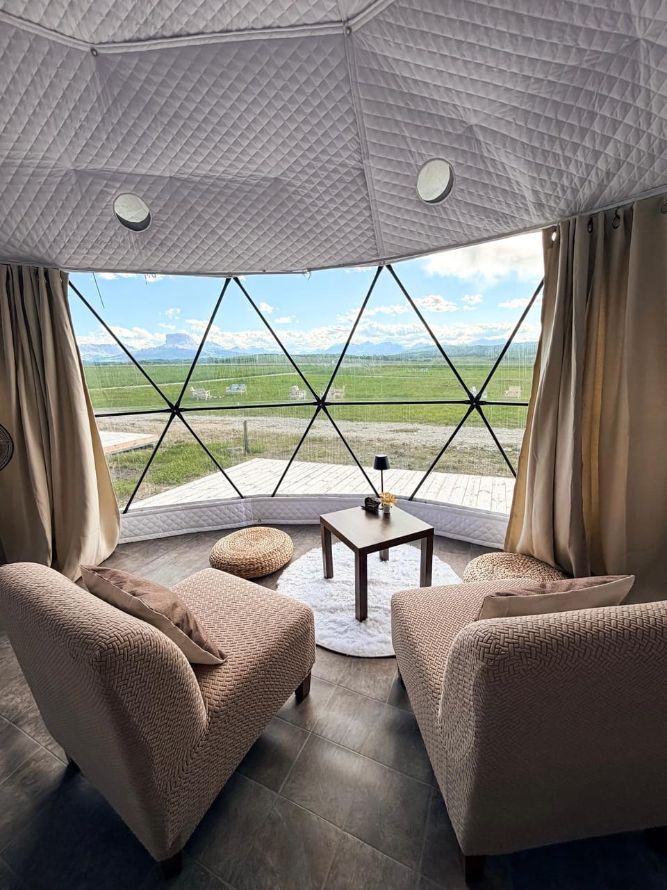 Living room, Seating area