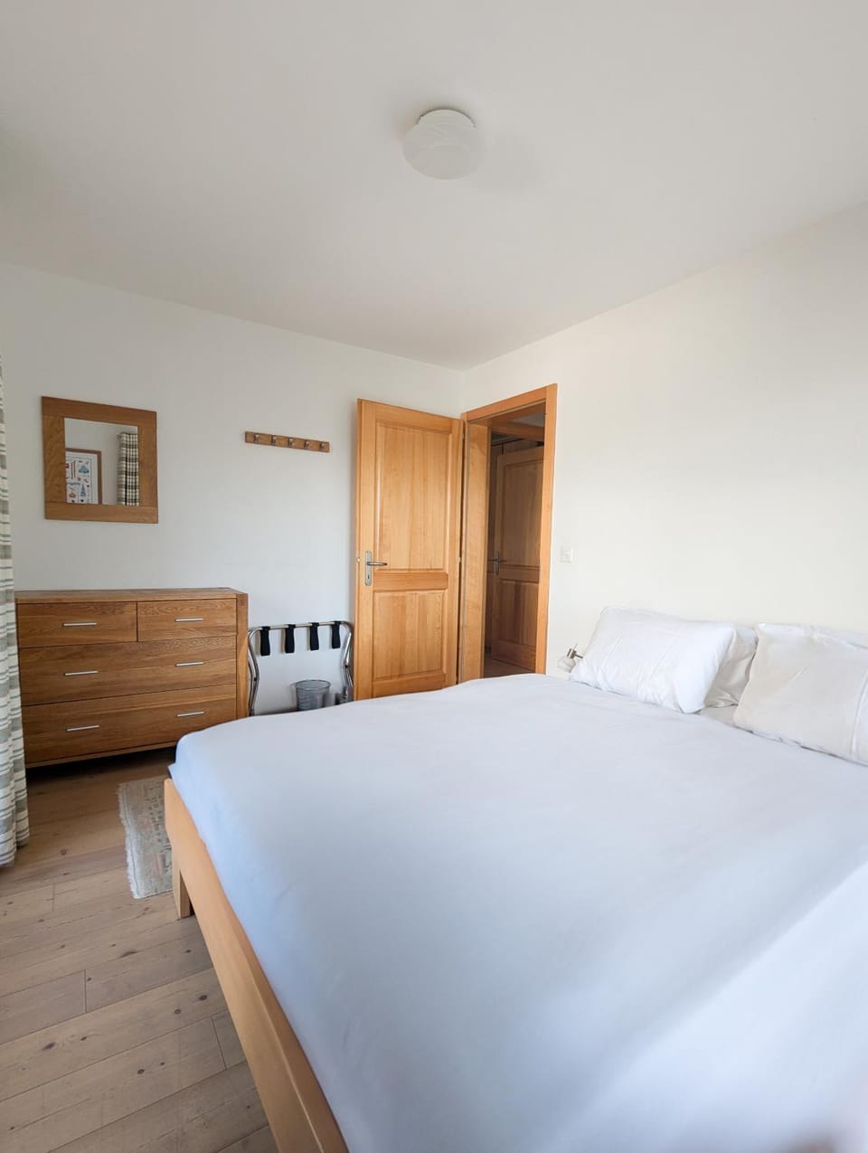 Bed, Photo of the whole room, Bedroom, wardrobe