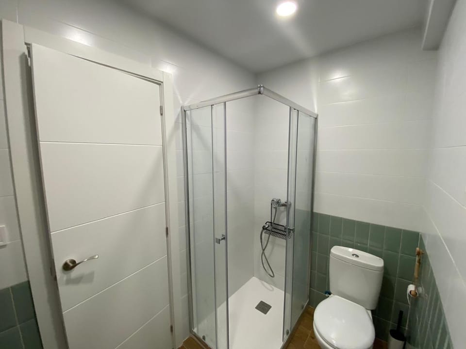 Shower, Bathroom, towels