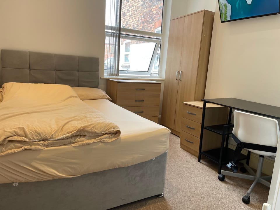 Bed, Photo of the whole room, Bedroom, wardrobe