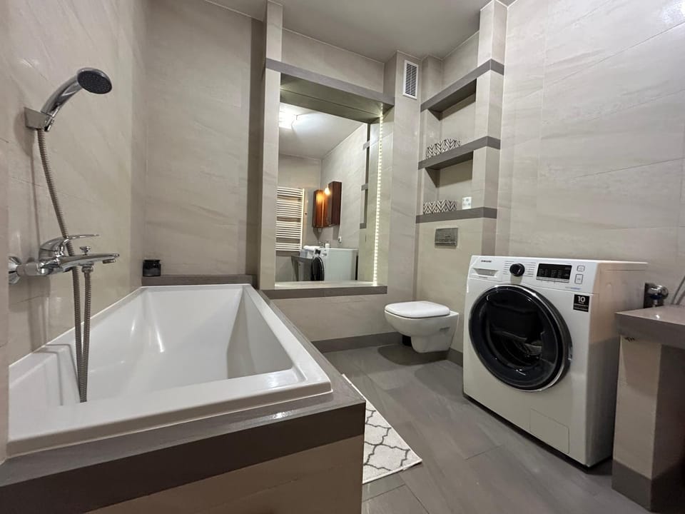 Bathroom, Bath, washing machine