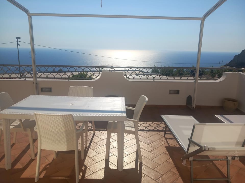 Tramonto sul mare Apartment in Forio