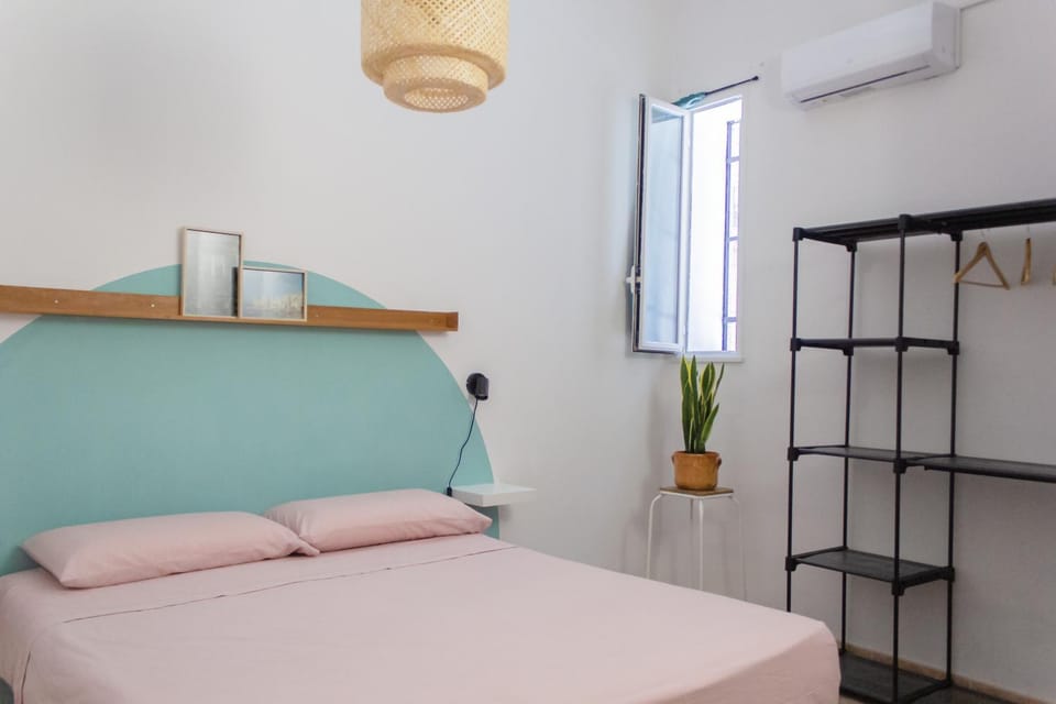 Bed, Photo of the whole room, Bedroom, air conditioner