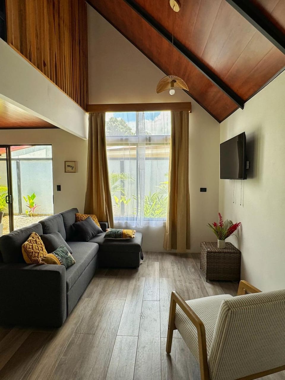 Communal lounge/ TV room