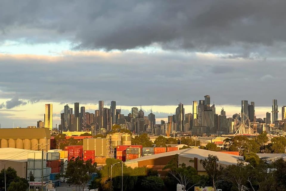 Stylish Executive Apt Stunning views-city skyline Apartment in Melbourne