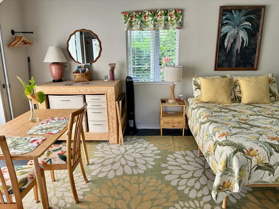 Dining area, Bedroom