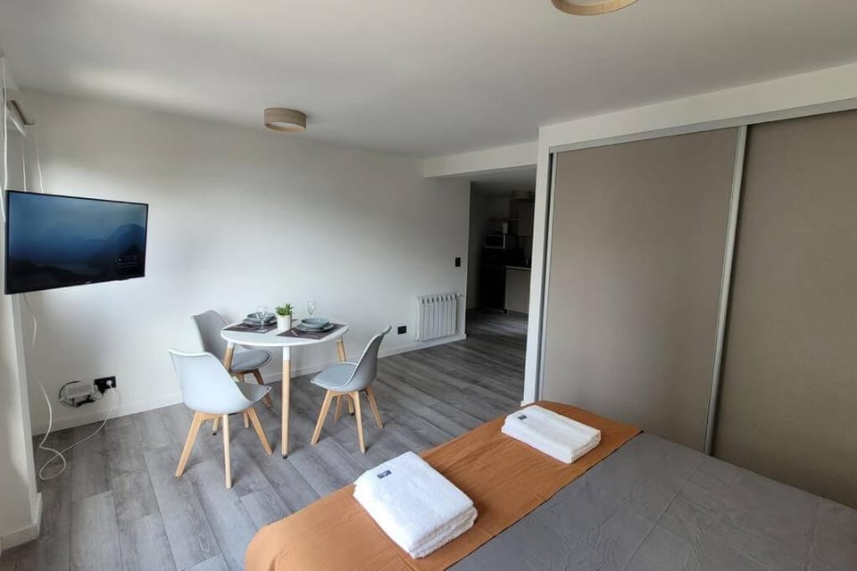 TV and multimedia, Dining area