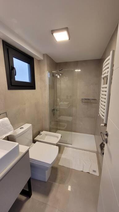 Shower, Bathroom, towels