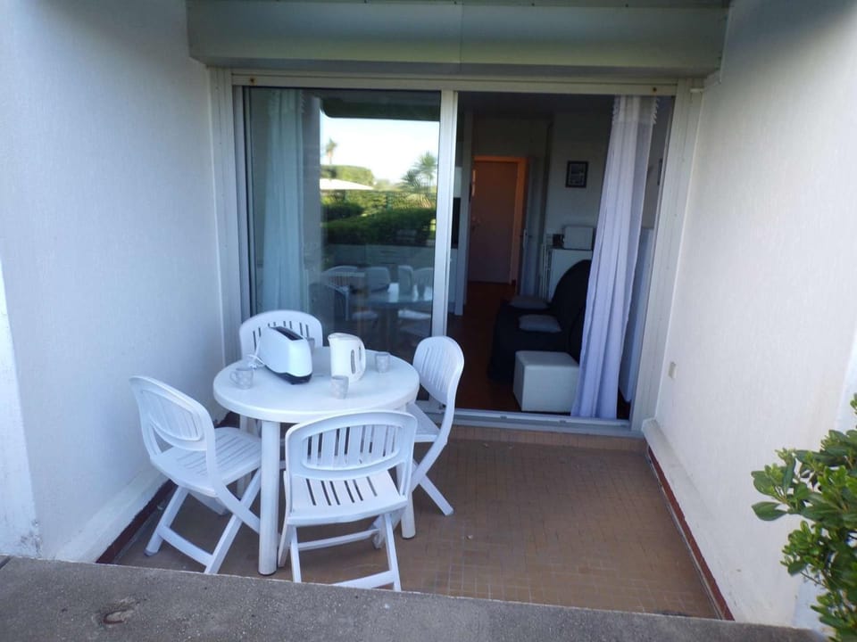Studio Cabine en Bord de Plage avec Piscine, Jardin et Parking Privé - FR-1-328-231 Cabin in La Grande-Motte