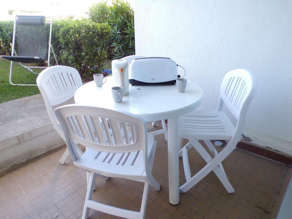 Studio Cabine en Bord de Plage avec Piscine, Jardin et Parking Privé - FR-1-328-231 Cabin in La Grande-Motte
