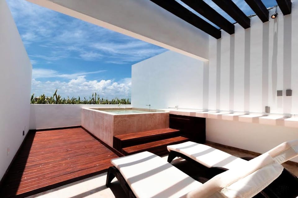 Day, Balcony/Terrace, Balcony/Terrace, sunbed