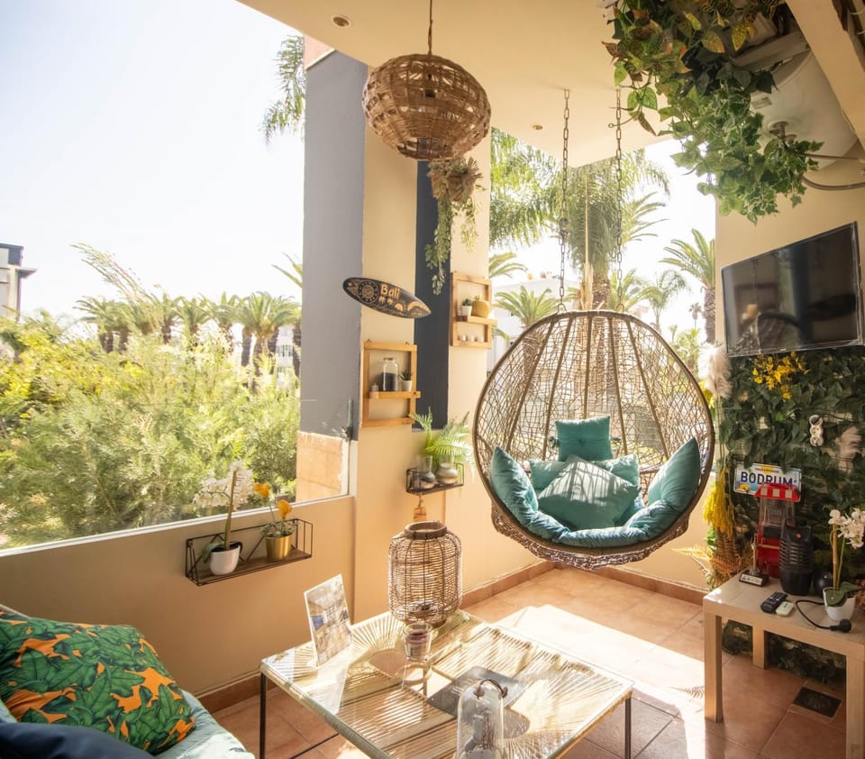 Patio, Spring, Day, Garden, TV and multimedia, View (from property/room), Balcony/Terrace, Garden view