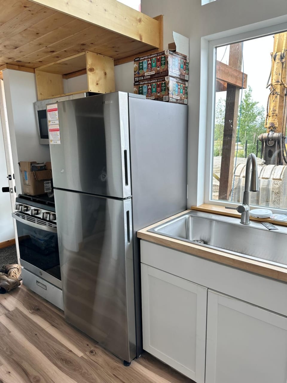 Kitchen or kitchenette