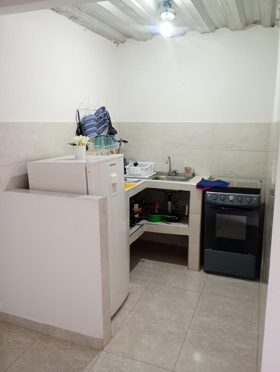 Kitchen or kitchenette