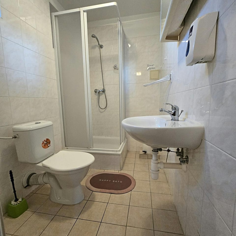Shower, Toilet, Bathroom