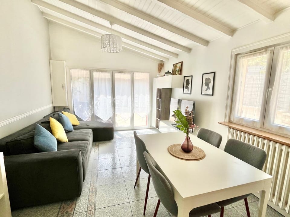 Little house 2 bedrooms -Terrace, Antony Center near Paris and Orly House in Île-de-France