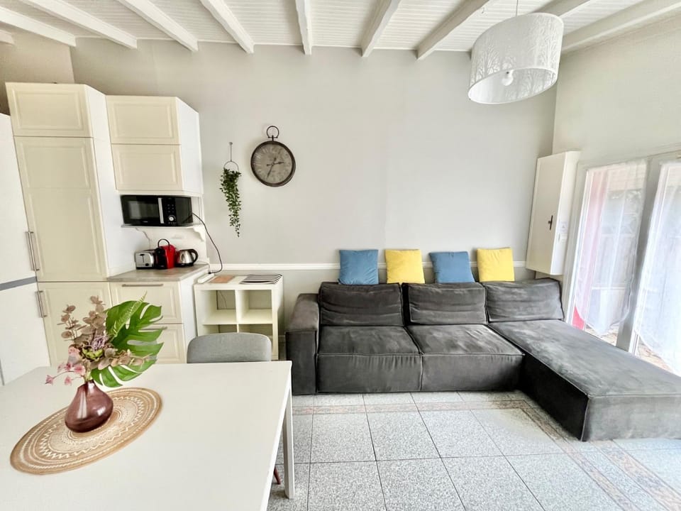 Little house 2 bedrooms -Terrace, Antony Center near Paris and Orly House in Île-de-France