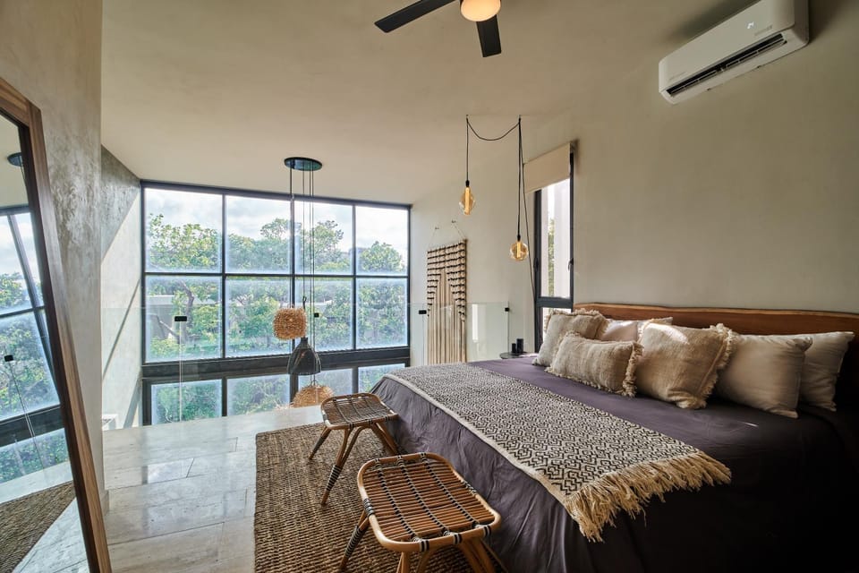 Bed, View (from property/room), Balcony/Terrace, Living room, Photo of the whole room, Seating area, Bedroom, air conditioner