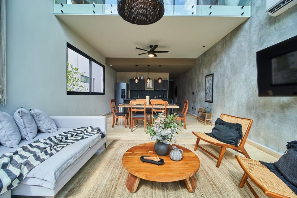 TV and multimedia, Living room, Seating area, Dining area