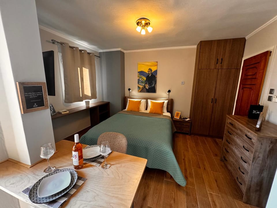 NITSE - Nietzsche Apartment in Peloponnese, Western Greece and the Ionian