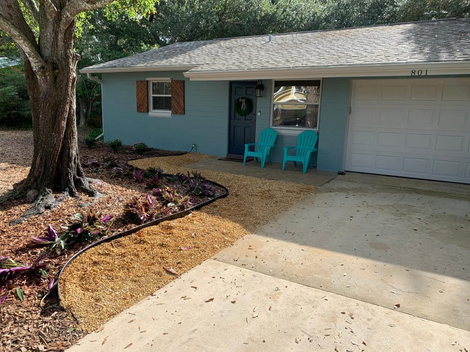 Slow MOcean Beach Oasis ~ Minutes to the Beach House in New Smyrna Beach